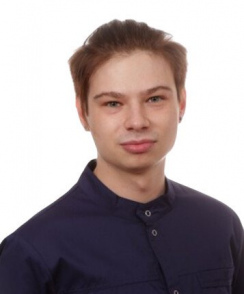Гусаров Денис Андреевич стоматолог